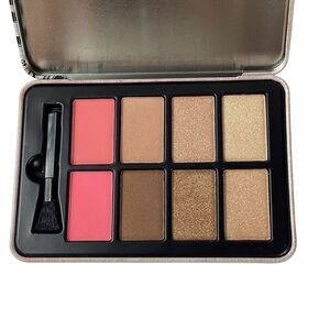 Okalan Look Pro Ultimate Strobing Kit Natural Color 8 Shade Face Palette